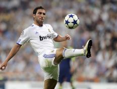 开云体育登录-库里降维打击打出表演赛，勇士轻取上海展露冠军底色