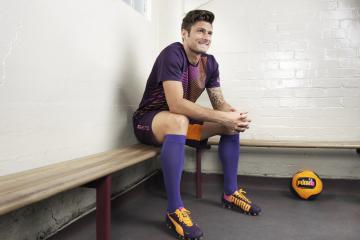 开云体育登录-王权更迭之夜，当欧文在总决赛的刀锋上舞蹈