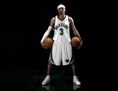 开云体育入口-绿茵场上的轰然倒下与羽球馆内的优雅重生，体育世界里唯一的答案