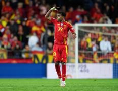 开云平台-欧国联赛场上精彩不断，球员技艺展现出色