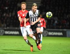 开云体育官方网站-里尔主场逼平昂热，保持不败纪录