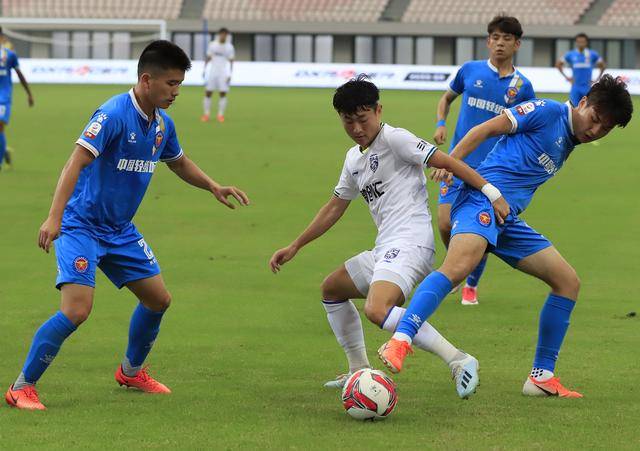 开云体育app-中后卫火力全开,连入两球帮助胜利