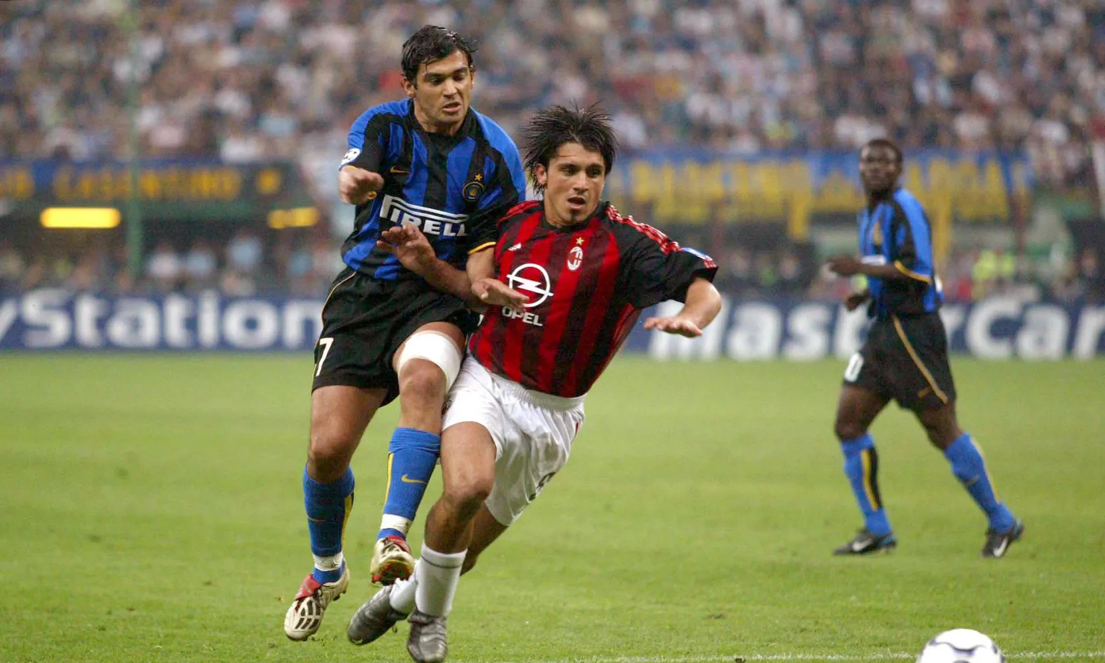 开云体育在线-AC米兰主场紧随尤文图斯，保持榜首位置的简单介绍