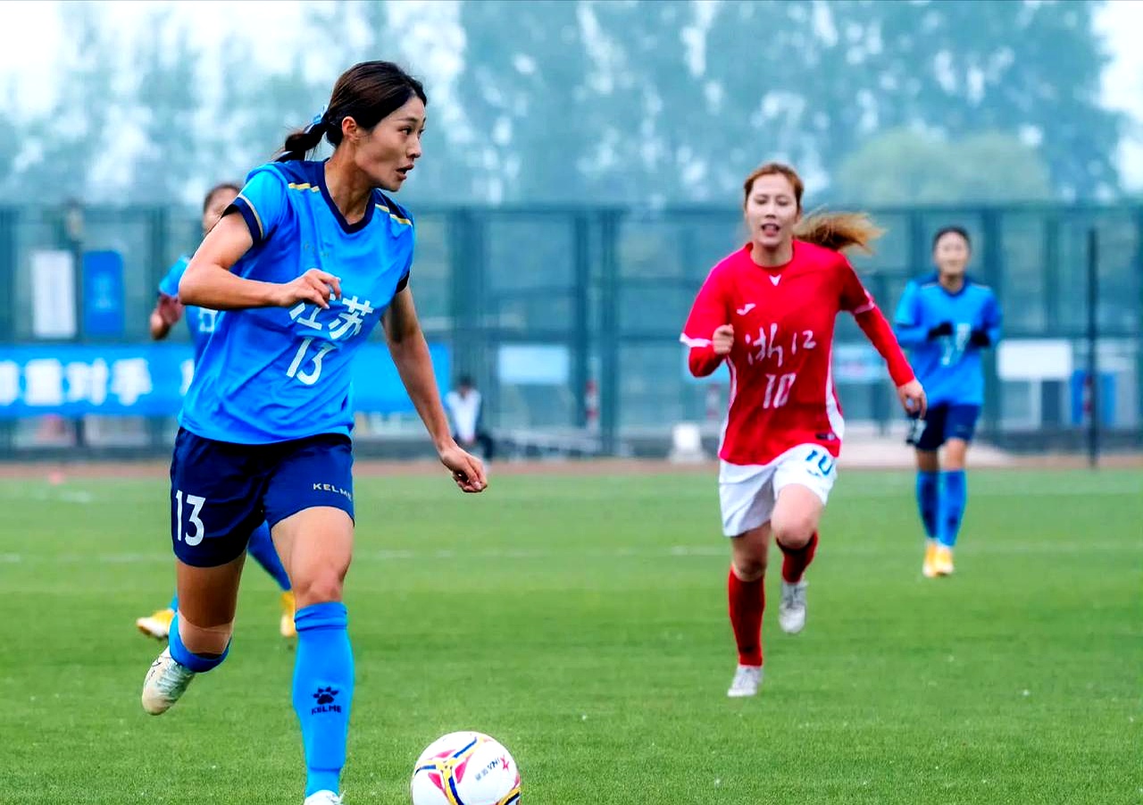 开云体育入口-一支实力强大的女足队伍崭露头角