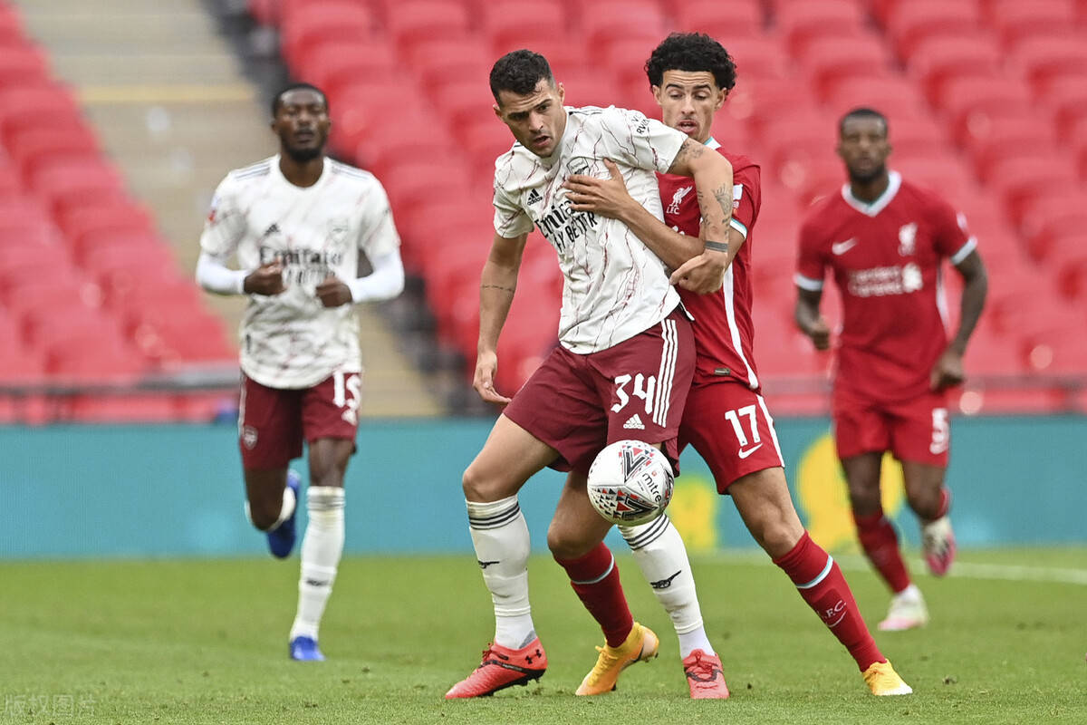 开云体育在线-CLG翻盘BRO，Uzi拿下关键大龙宿敌对决小组赛，留下经典瞬间