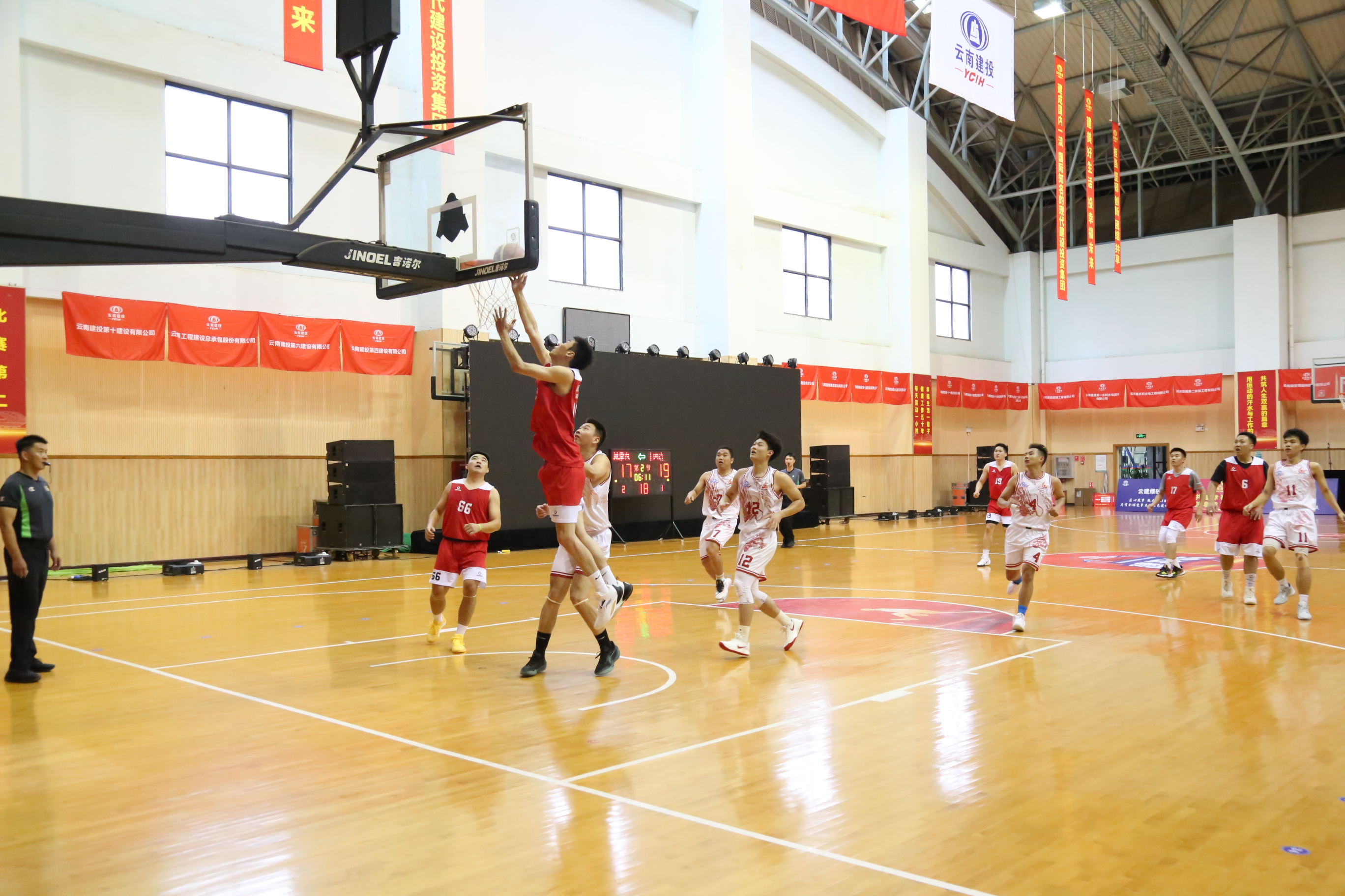 开云体育APP下载-篮球比赛赛果揭晓，强队战绩皆有斩获！