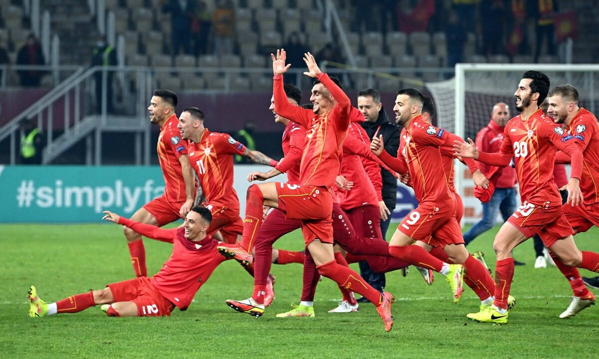 开云下载-北马其顿队奋力拼搏，成功跻身晋级