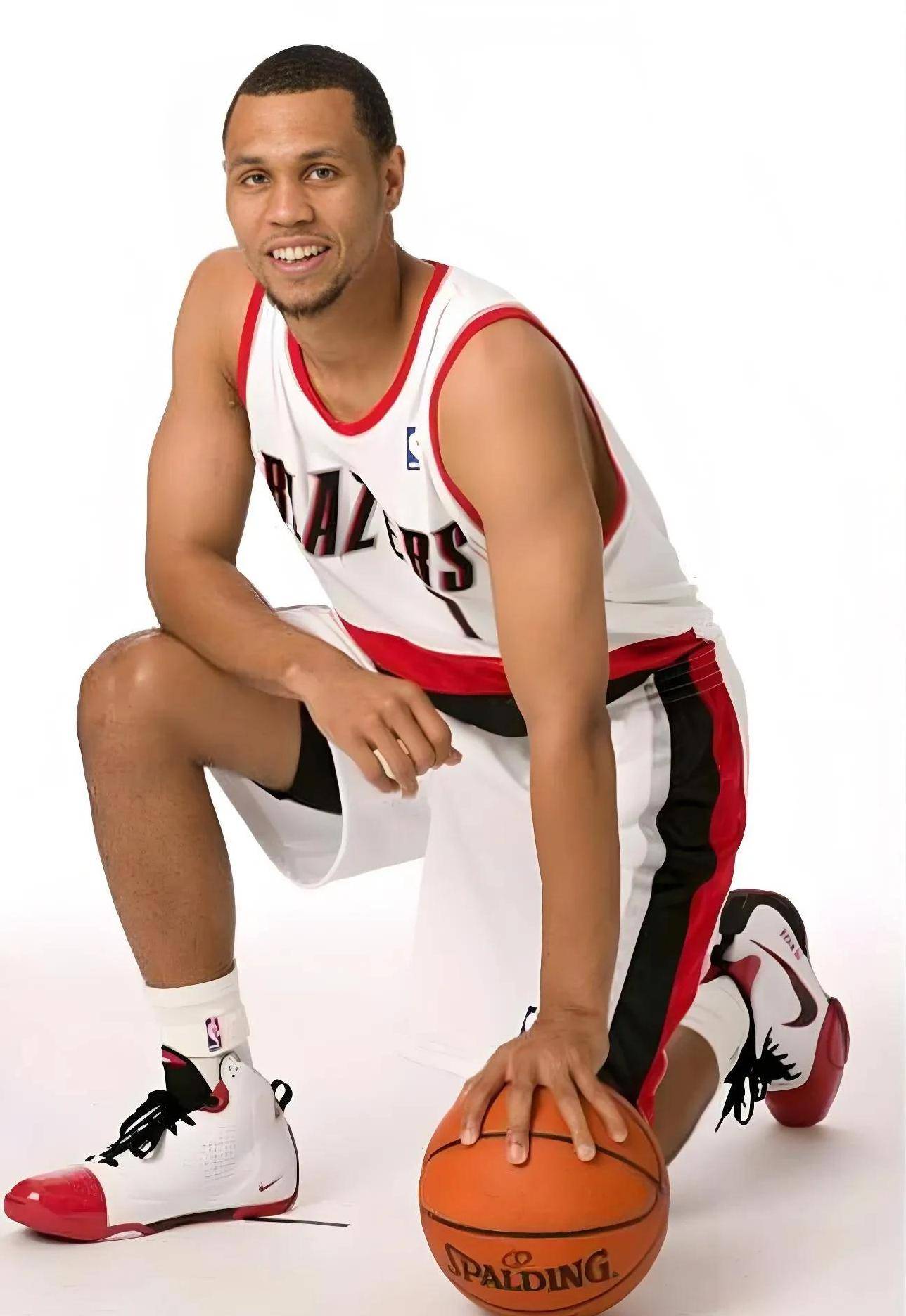 开云体育官网-开拓者队球员集体伤缺，备战困难重重的简单介绍