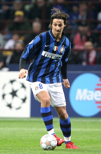 开云体育平台APP-切尔西横扫美国，伊布惊艳四座