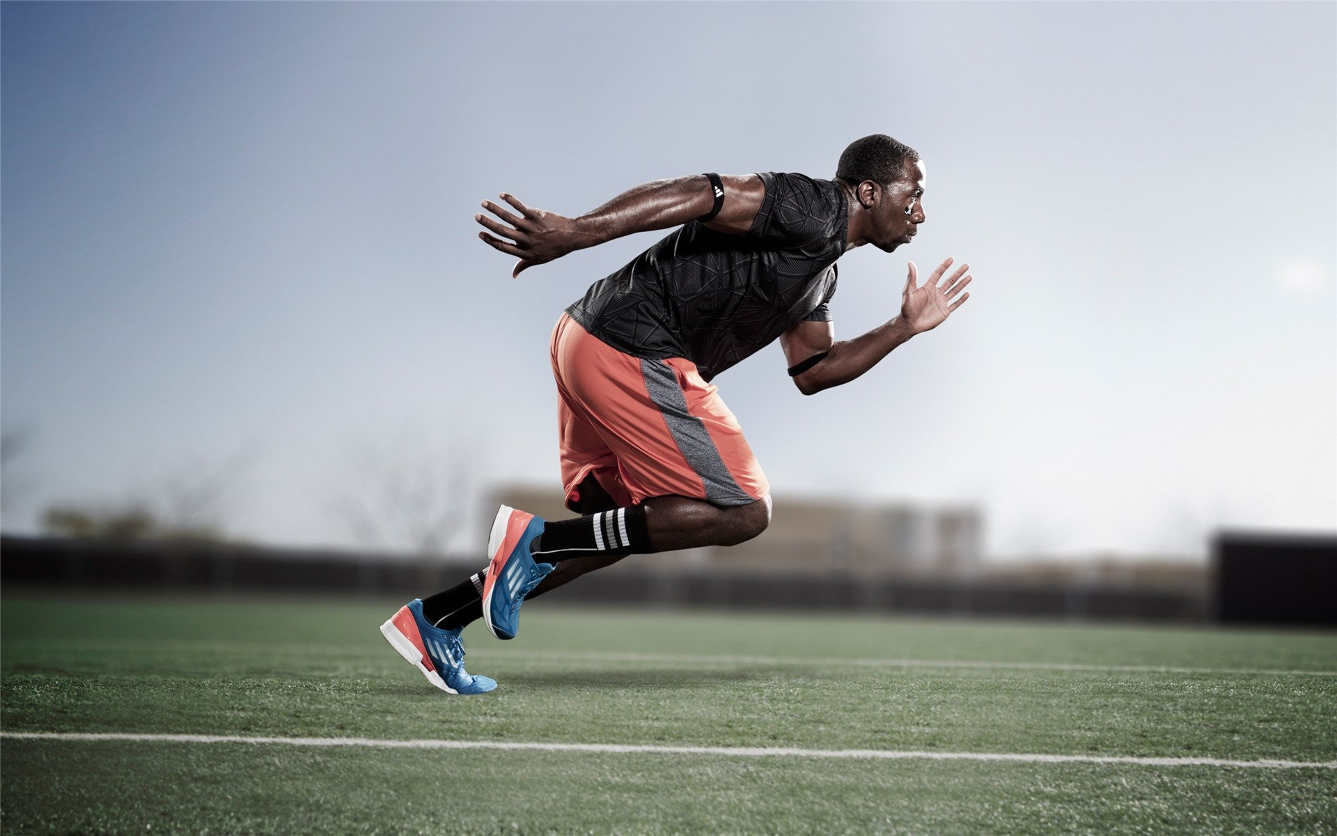 开云体育入口-逆流而上,当非洲鼓点击碎山巅神话,当时光老将点燃绿茵残阳